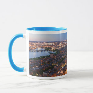Bostons horisont på skymningen mugg