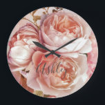 BOTANISK BLOMMIGT ENLIGT Monogram Namn Stor Klocka<br><div class="desc">BOTANICAL BLOMMIGT PEONY Namn Monogram Large Wall Clock - Dekorera ditt hem i stil med denna vackra väggklocka med en vacker bukett av rosa ros och peony, över en vacker rosa och blå vattenfärgad bakgrund. En elegant, vit, genomskinlig lagrar som gränsar till ett invändigt faux-löv-streck ram i namn, i vacker...</div>