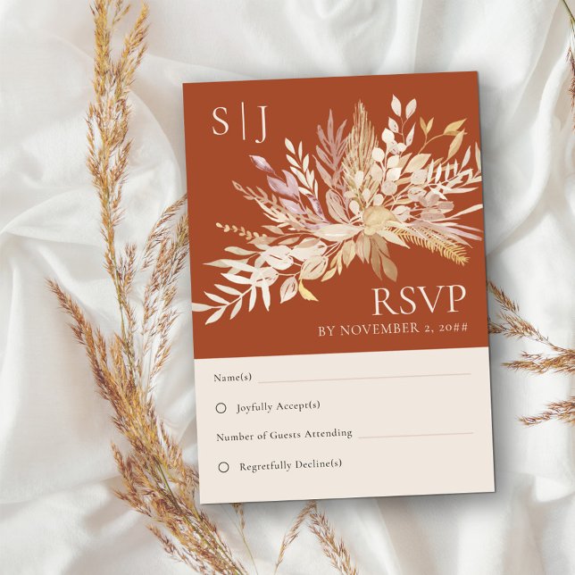 Botaniskt bölder Terracotta Monogram Bröllop OSA Kort (Terracotta wedding RSVP with bride and groom monogram. Burnt orange with neutral cream foliage.)