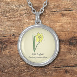 Botaniskt daffodil Pastel Flower Necklace Silverpläterat Halsband<br><div class="desc">Ett lätt halsband av gult med en botanisk daffodilblomillustration i pastel färg (Narcissus pseudonarcissus) och en anpassade: perfekt för födelsedagspresent. Vild daffodil är marsblomman,  blomman av Pisces och Aries och är symbolisk innebörd av förlossning,  förlåtelse,  kreativitet,  energi och livskraft.</div>