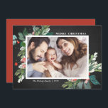 Botaniskt foto av vattenfärg Hollies Chalkboard<br><div class="desc">Skicka dina kära semesterhälsningar den här säsongen med det här runda vågrät-helgdag,  ett platt bildkort. Den har vattenfärgshollier,  faux guld-folie-accenter,  matchande fétive helgdag,  faux chalkboard-bakgrund och modern typografi. Texterna är helt redigerbara. Anpassa det här holly-helgdag-fotokortet genom att lägga till ditt foto,  namn och år.</div>