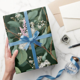 Botaniskt grönt eukalyptus vitt blommönster presentpapper