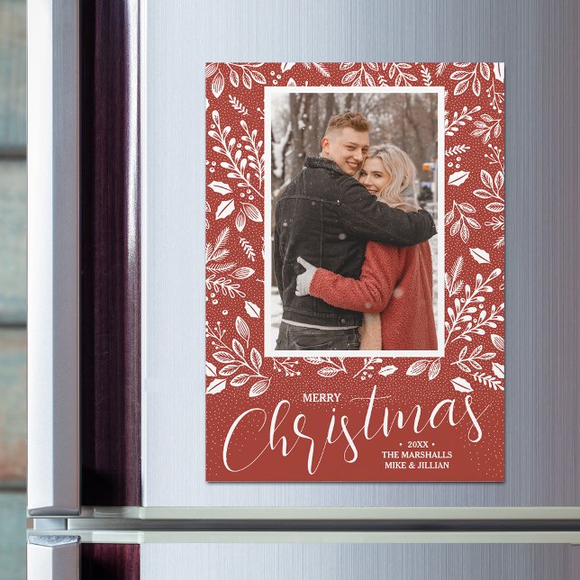 Botaniskt julfotoportskort, rustiskt magnetkort (MAGNETIC! White Botanical Christmas Photo Cards Rustic Red)