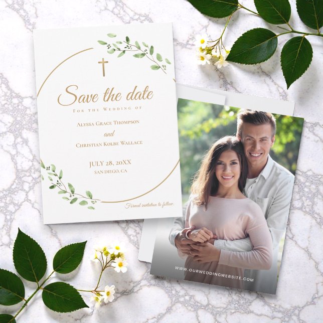 Botaniskt kristet bröllopsannonsering elegant inbjudningar (Catholic Christian wedding Save the date custom photo gold cross card.)