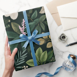 Botaniskt skogsblad Vitt blommönster Presentpapper