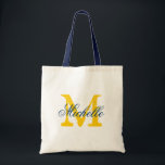 Bottenblått och gult monogram bröllop till påsen tygkasse<br><div class="desc">Tungblått och gult bröllop mot väskan med personlig monogram. Vintage chic stil design. Anpassa till brudtärnor,  blomflickor,  maid of honor,  budens mamma,  gäster osv. Skripttext för elegant för namn. Guld gult namn initialt.</div>