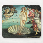 Botticelli - Venus födelse Musmatta<br><div class="desc">Venus födelse är en målning av Sandro Botticelli. c. 1482-1486 Den skildrar gudinnan Venus, som har kommit ut ur havet som en fullt vuxen kvinna och anlänt till havs (Venus Anadyomene motif). Den ursprungliga målningen hålls på Uffizi Gallery i Florens.</div>