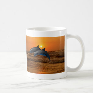 Bottlenosedelfin på solnedgången kaffemugg