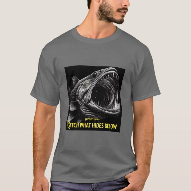 Bottom Fishing Catch what hides below T Shirt (Framsida)