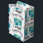 Bounshus Jumping Castle Birthday Namn Kids Boy<br><div class="desc">En söt blå och grönt som hoppar slott och boll mönster. Ett hand plockade-studsar hoppar över party boll ungarnas tema. En underbar för barn för både flickor och pojkar som kärlek ska spela,  hoppa och ha roligt. En perfekt som är utformad för barns sovrumsdekoration,  personliger och dekorationer för födelsedagsfest.</div>
