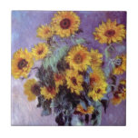 Bouquet av solblommor av Claude Monet, Vintage Art Kakelplatta<br><div class="desc">Bouquet of Sunblommor (1881) av Claude Monet är en vintage blommigt för bra konst som fortfarande är livmålning. Gult blommar från trädgården. En bukett av sommarsäsongssolrosor i vas. Om konstnären: Claude Monet (1840-1926) var en av grundarna av den Fransk målningsrörelsen och de flesta av hans målningar var "en plein luft"...</div>