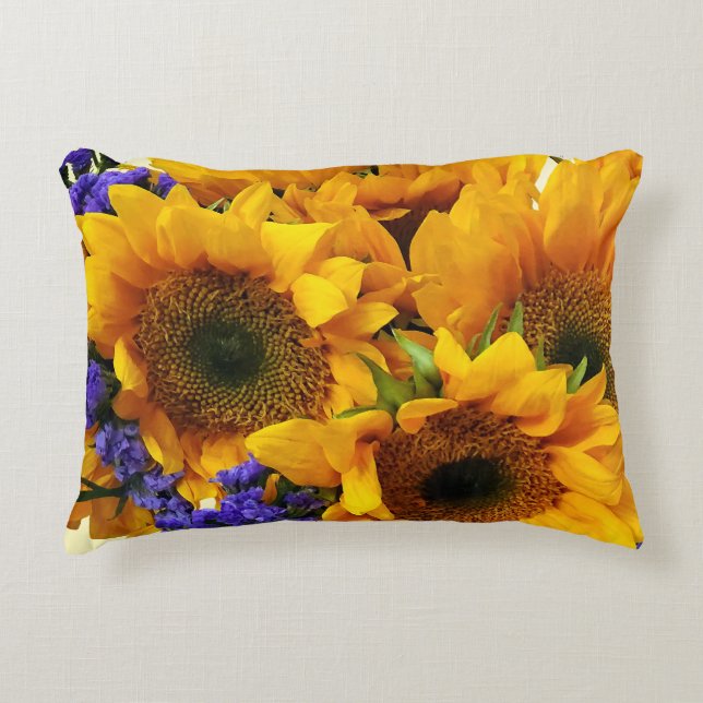 Bouquet of Sunblommor and Lila Statice Prydnadskudde (Framsidan)