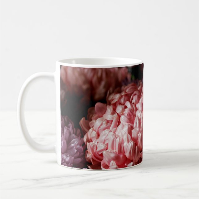 Bouquet rosa med lila asterblommor i ljus kaffemugg (Vänster)