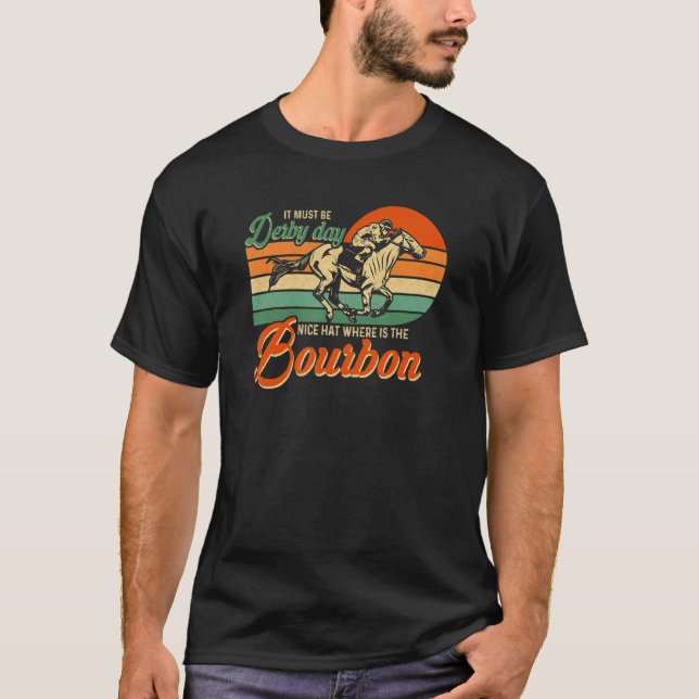Bourbon Nice Hat Horse Tävla Derby Day 2022 Kentu T Shirt (Framsida)