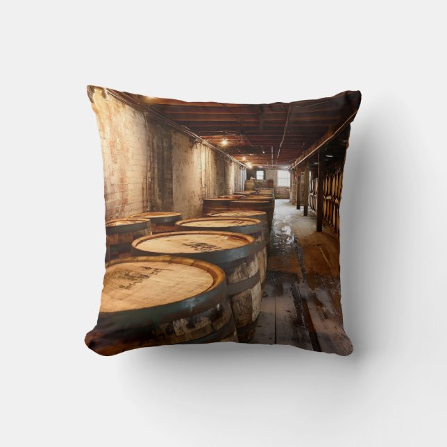 Bourbon Whiskey Rickhouse Throw Pillow  Kudde (Framsida)