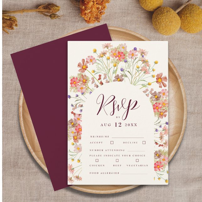 Bourgogne Terrakotta Boho Blommig Båge Höstbröllop OSA Kort (Boho wildflower rustic floral arch burgundy and ivory cream wedding rsvp card Elegant script)