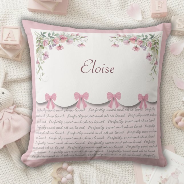Boutique Chic och Rosa Baby Girl Drömrum Kudde (Heritage-inspired botanical details and soft textures for a beautiful boutique nursery.)
