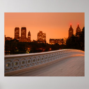 Bow Bridge på Twilight i Central Park, NYC Poster