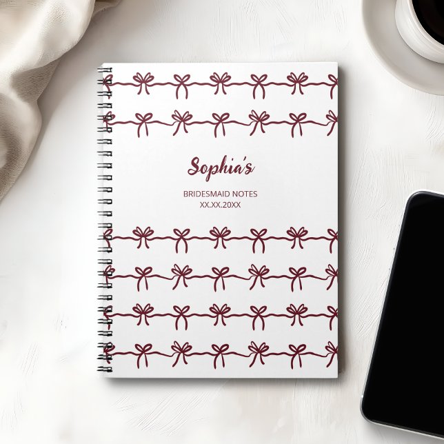 Bow Brismar Modern Burgunder Skript Namn Datum Anteckningsbok (Bow Bridesmaid Modern Burgundy Script Name Date Notebook)
