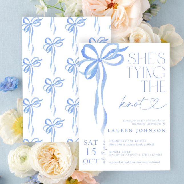 Bow, hon är på Knot Blue Bridal Shower Inbjudningar (Easily personlize this sweet bridal shower invite for the perfect celebration of the bride-to-be!)