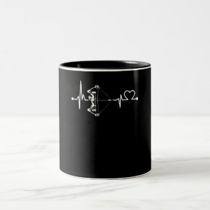 Bow Hunter Heartbeat Funny Archery Hunting Gift Två-Tonad Mugg