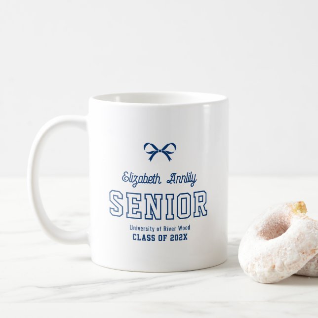 Bow Senior Custom År Skript Graduate College Kaffemugg (Med munk)