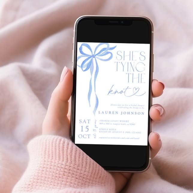 Bow She's Tying the Knot Blått Bröllopsdusch Inbjudningar (Skapare uppladdad)
