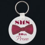 Bow Tie Bowtie Bröllop Prom Formell favoritnyckelk Nyckelring<br><div class="desc">Har en originalmarkörillustration av en burgundsbåge. Underbar för bröllop,  proms och andra formella evenemang. Anpassa bara din information. Designer är tillgänglig för att skapa och överföra anpassad design så att det matchar färg och teman för bröllop eller händelsen. Klicka på Fråga denna designer om du vill börja designen processaa!</div>