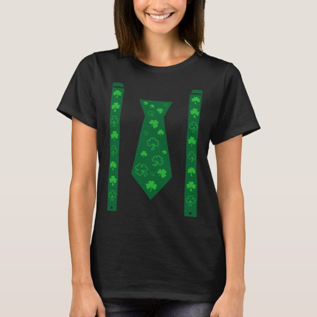 Bow Tie & Suspenders Cool Irish St Patricks Day Me T Shirt (Framsida)