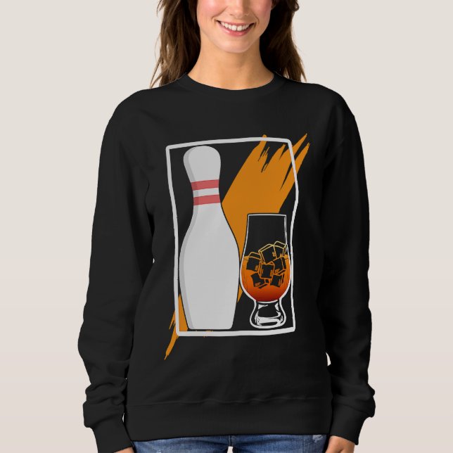 Bowl Pin and Whiskey Weekend T Shirt (Framsida)