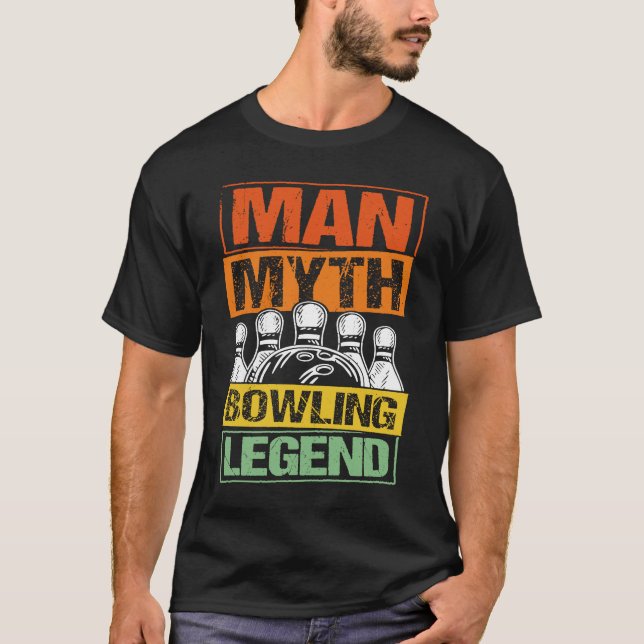 Bowling Ball Pin Bowler Strike Team Bowling Alley  T Shirt (Framsida)
