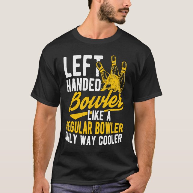 Bowling Ball Pin Bowler Strike Team Bowling Alley  T Shirt (Framsida)