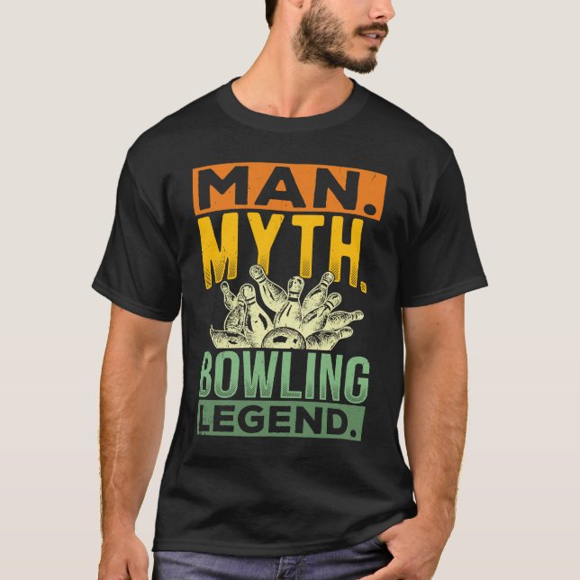 Bowling Ball Pin Bowler Strike Team Bowling Alley  T Shirt (Framsida)