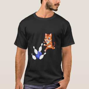 Bowlingkatt som slår ner käglor t shirt