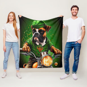 Boxer Hund Driving Bike St. Patrick's Day Fleecefilt