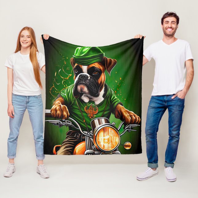 Boxer Hund Driving Bike St. Patrick's Day Fleecefilt (På plats)