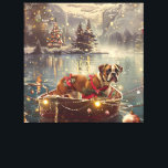 Boxer jul - festlig resa canvastryck<br><div class="desc">Sätt fart i julhelgens magi med denna vackert detaljerade illustration och visa en stolt hund sitta i en festivt dekorerad båt, som glider över en verklig jul sjö. Väntarna ljus från det närliggande gräs träd avspeglar sig utanför vatten och kastar en varm, feg glöd som förstärker den mysiga ambitionen. Ornament...</div>