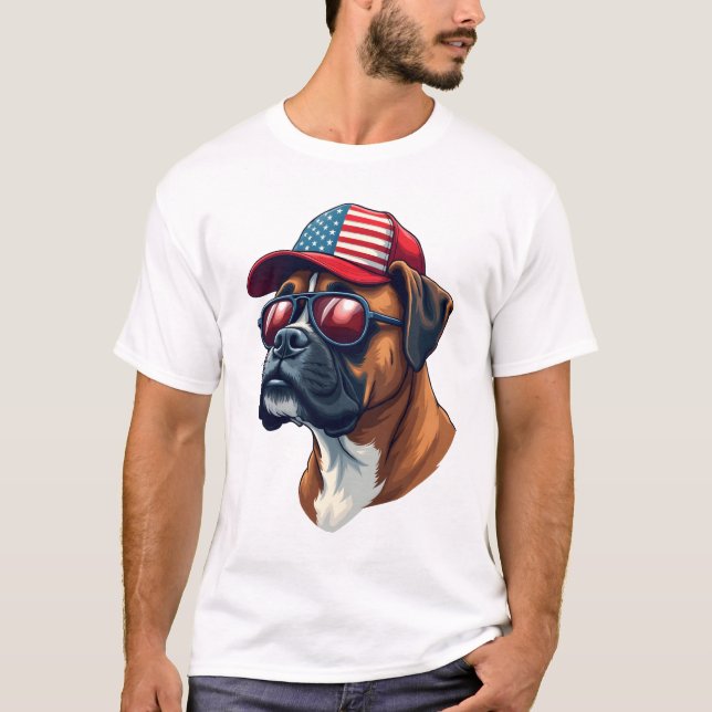 Boxerhund som bär vit röd blå t shirt (Framsida)