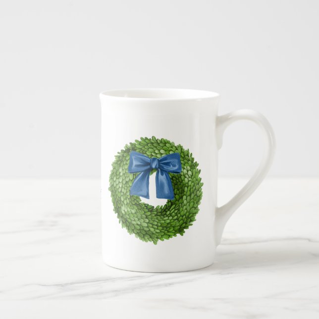 Boxwood Wandeans med Blue Bow Ceramic Benporslin Mugg (Höger)
