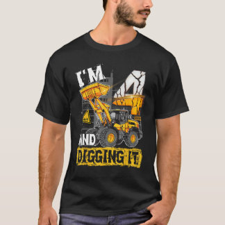Boy 4-åring 4e födelsedagen 4 och t shirt