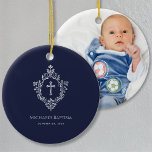 Boy Baptism Navy Blue Kor i Vapensköld Faux Silver Julgransprydnad Keramik<br><div class="desc">En religiösa för elegant med kor i en vapensköld för vintage som passar för en pojkes baptism. Vapenskölden och kor är faux silver foil, bakgrunden är marinblå. Under vapenskölden finns namn och tillfälle och datumet, i ett liknande färg, i små och medelstora företag. Den vintage blommigtens vapensköld från ett gammalt...</div>