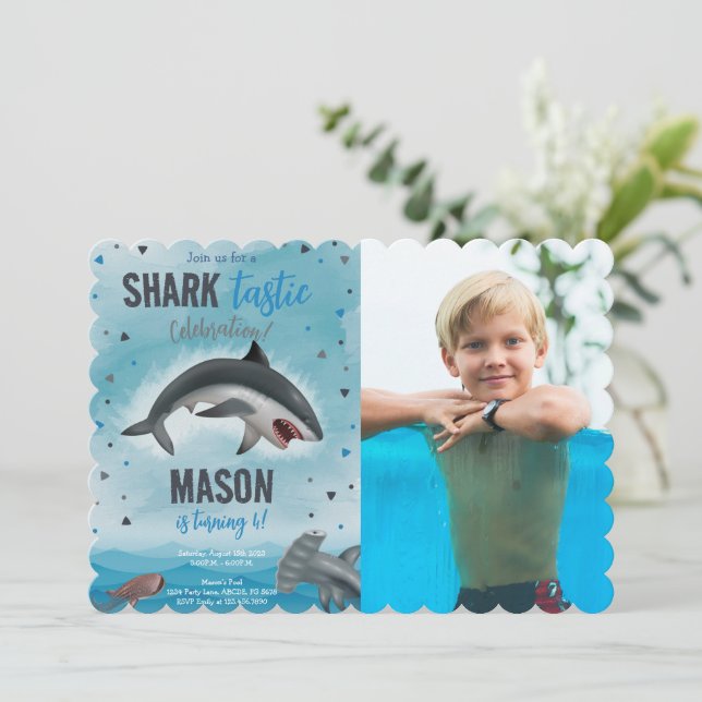 Boy Shark Birthday Shark Tastic Firande Photo Inbjudningar (Stående Fram)