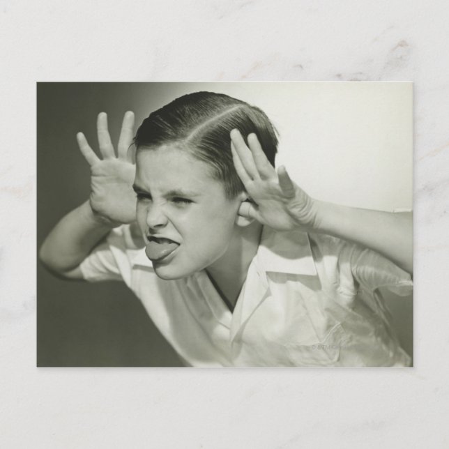 Boy Skapar Ansikte Vykort (Framsida)