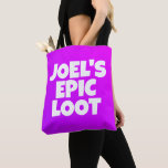Boys Birthday Epic Loot Gamer Neon Lila Anpassning Tygkasse<br><div class="desc">En annan spelspelare i coolan av JessicaAmber. Visa att du har har med lite coola med den här levande speldesignen. Roligt, tjockt vit text säger "Epic Loot" på en pulserande lila bakgrund. Du kan anpassa texten! Underbar födelsedagspresent till spelarbarn som gillar "battkungor". Skapat den 30 mars 2023. Om du vill...</div>