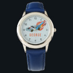Boys Blue Hett Flames & Tävla Car Kids Armbandsur<br><div class="desc">Den här coola pojkens klockdesign har en blå tävla med svart hjul och hett,  siffror och har ställe för dig att lägga till dina barn namn i enkel typografi. Perfektens gåva till tävlans bilentusiaster. Kolla resten av vår samling för andra söta barn.</div>