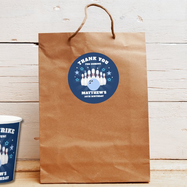 Boy's Bowling Födelsedagsfest Tack Runt Klistermärke (Skapare uppladdad)