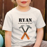 Boys Construction Builder Birthday Boy T Shirt<br><div class="desc">Låt oss bygg någon ROLIGT! Den här designen har en unik vattenfärgskonstruktion för verktyg/hammare för din lilla handyman.</div>