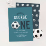 Boys Cute Blue Ocare Sports Kids 1:a födelsedag Inbjudningar<br><div class="desc">Den här barnens inbjudan till första födelsedag har en blå sportdesign,  med en söt fotbollsboll som skapar "ONE" och ett matchande mönster på baksidan. Inbjudan kan vara personlig med din pojkes namn och andra detaljer som behövs för din party. Perfekten är ett sporttematiskt tillägg till ditt barns första födelsedagsfest.</div>