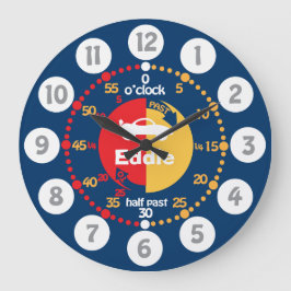 Boys lär sig att berätta om den blå röda klockan stor klocka