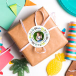 Boys Leksak Pastel Roligt Transport Kid Birthday P Runt Klistermärke<br><div class="desc">Boys Leksak Pastel Blue, Mint Grönt and Light Grått, Roligt Transport i en cirkel, Barns/Barnens favoritfotopatrar för Födelsedagsfest. Denna söta och enkla illustration av bilar, buss, lastbilar och tåg är lämplig för en pojkes födelsedag, babydusch eller födelsedagsmeddelande. Du kan enkelt lägga till mer text/info/information och/eller foton på alla sidor av...</div>